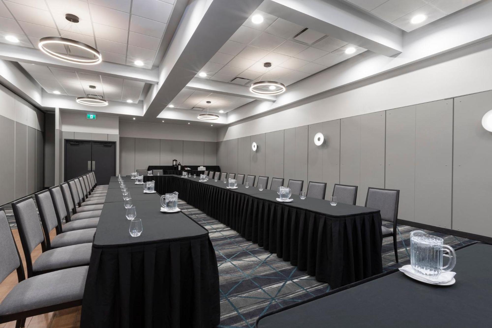 Holiday Inn St-Jean-Sur-Richelieu Congres By Ihg Сен-Жан-сюр-Ришелье Экстерьер фото