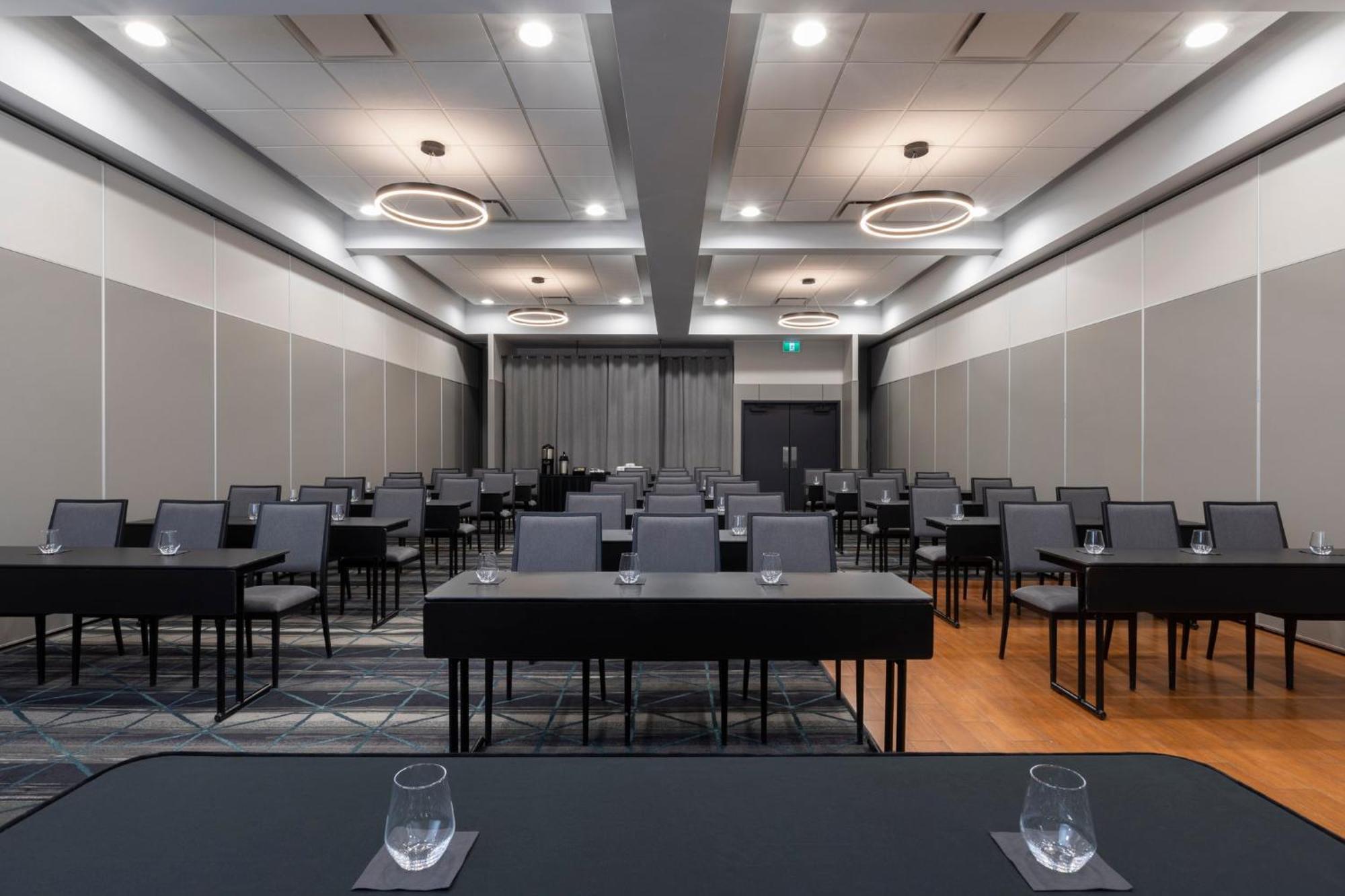 Holiday Inn St-Jean-Sur-Richelieu Congres By Ihg Сен-Жан-сюр-Ришелье Экстерьер фото